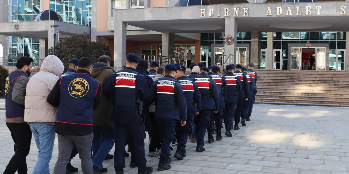 Filmleri aratmayacak olay! Eski muhtar köy arazisini sattı