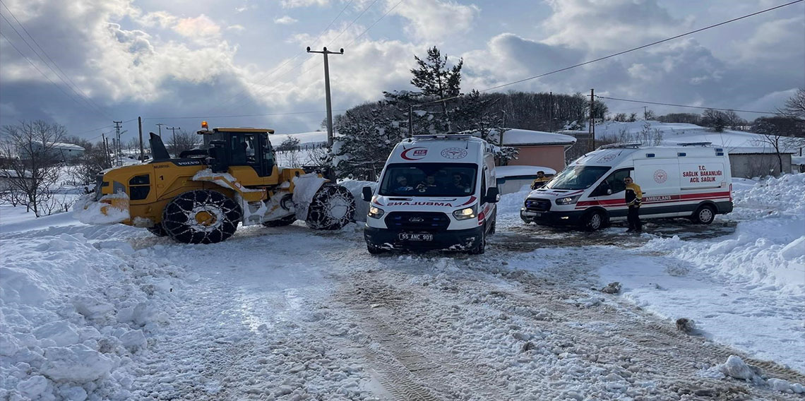 Samsun'da 98 hasta kar engelini Büyükşehir ile aştı