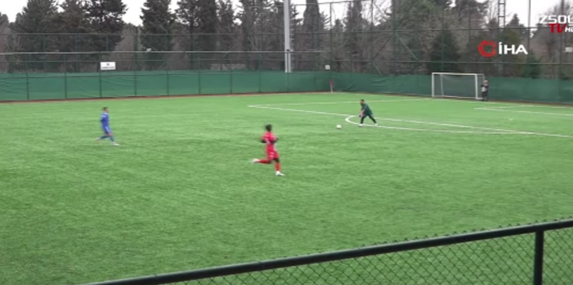 Maç esnasında top çarpan martıya kalp masajı yapıldı