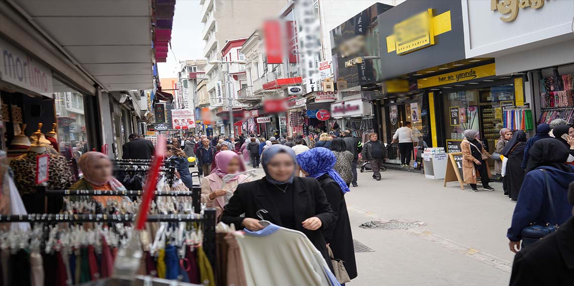 Çarşı-pazarda hareketlilik erken başladı