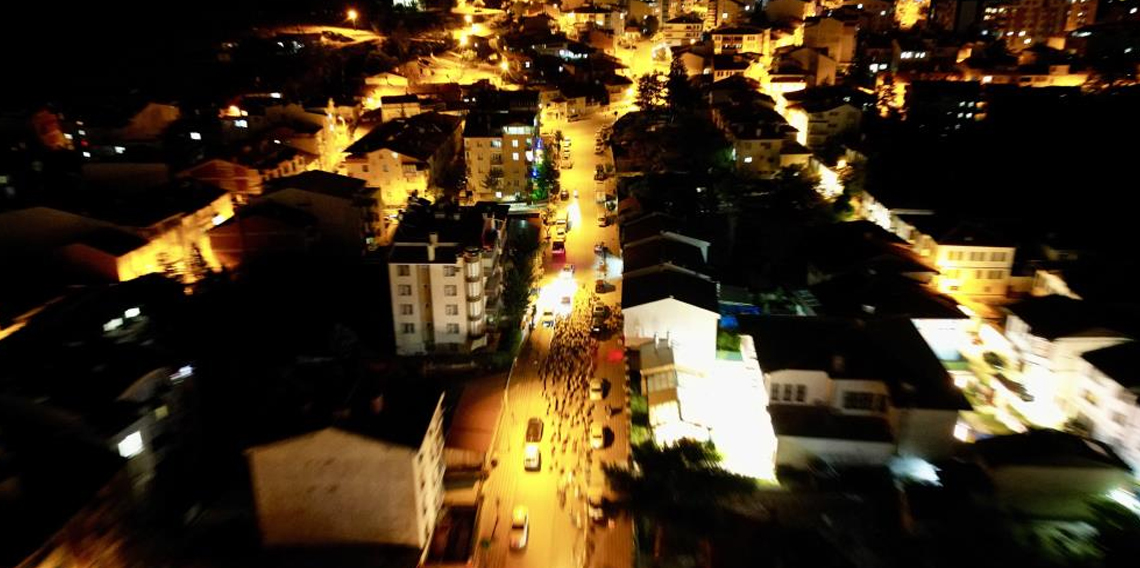 Tokat'ta gece başlayan yayla göçü dronla görüntülendi