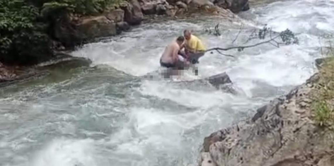Arap turistlerin dere ve göl kenarındaki fotoğraf çekme merakı tatsız bitiyor
