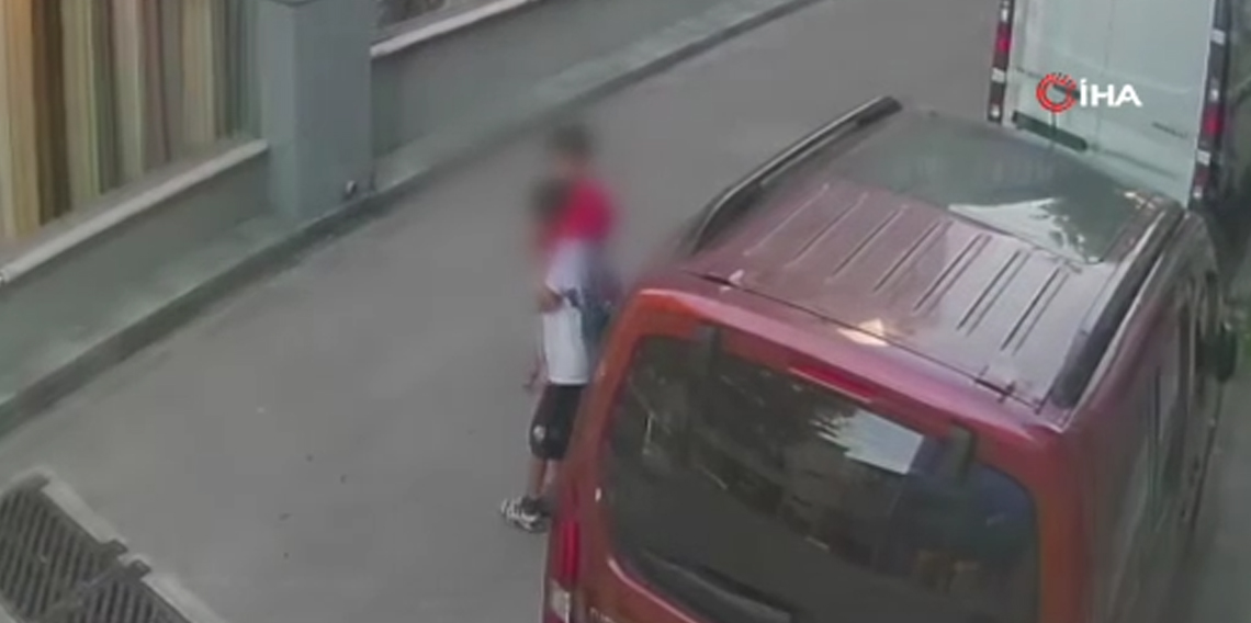Akran zorbalığı kameraya böyle yansıdı