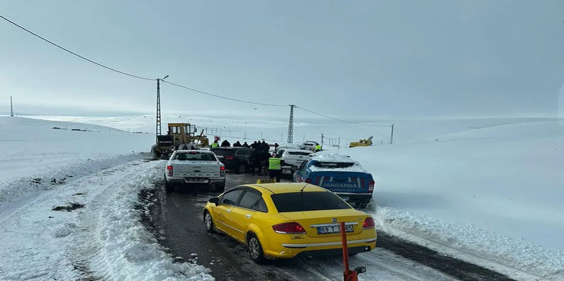 Bayburt'ta yollar açılıyor