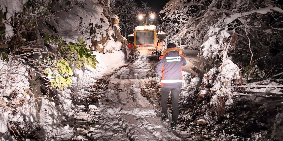 Trabzon'da Yaylada Mahsur Kalan Baba ve Oğlu Kurtarıldı