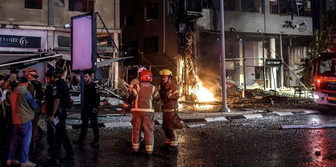 İsrail'in Yafa kentinde askeri bir hedef, süpersonik füzeyle vuruldu