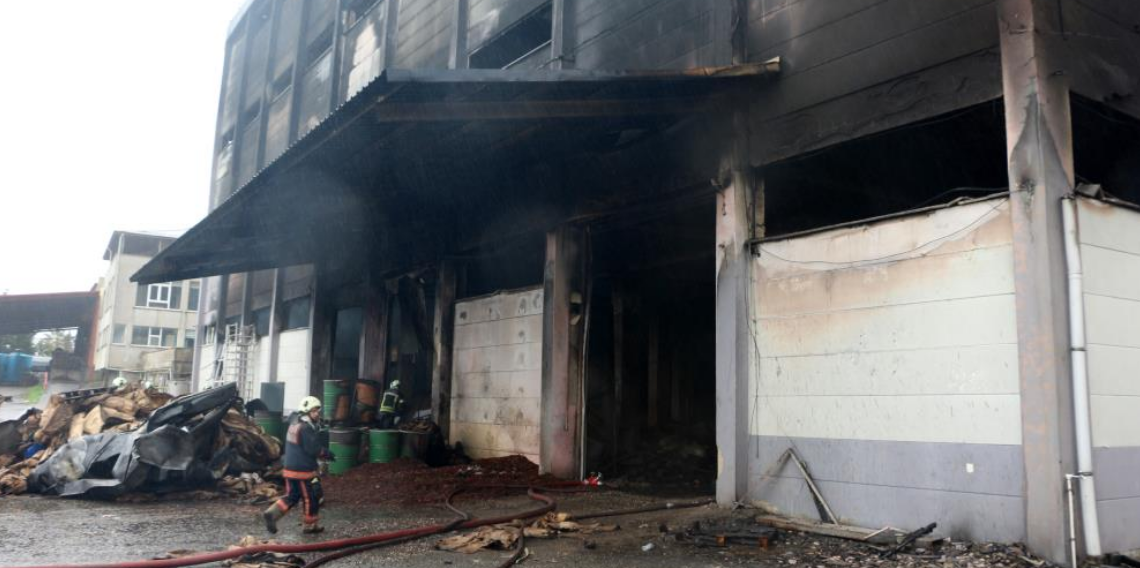 Trabzon Arsin’de Fındık Fabrikasında Yangın, 3 Kişi Hafif Yaralandı