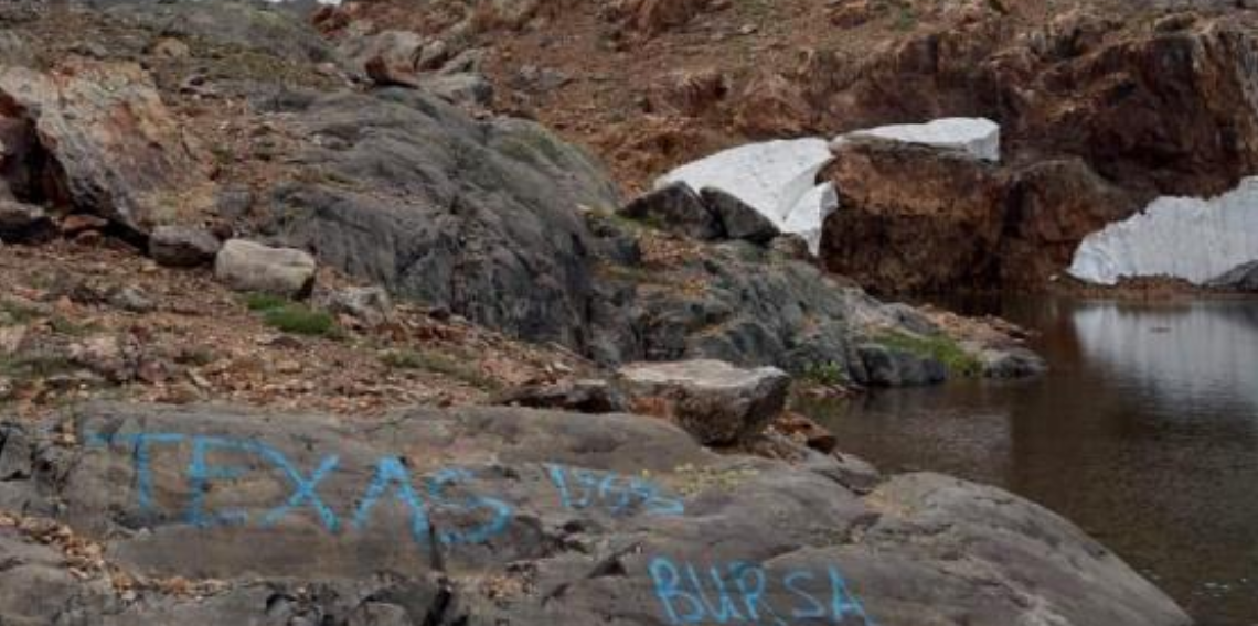 Koruma altındaki Artabel Gölleri'nde taraftar tahribatı