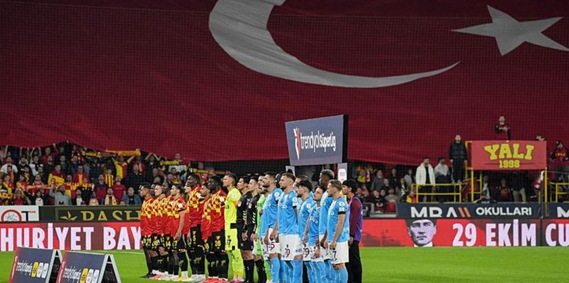 Göztepe - Trabzonspor 'Yaşasın Cumhuriyet!'