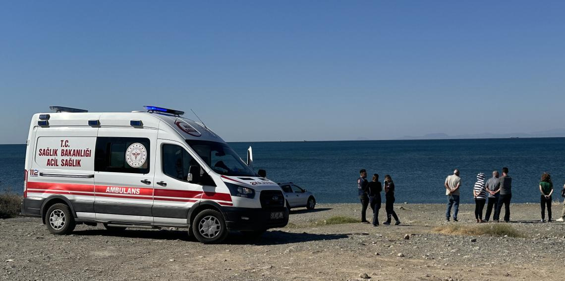 Hatay'da denizde mahsur kalan 2 balıkçı kurtarıldı