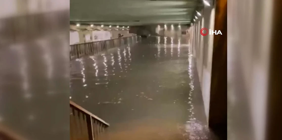 Pendik ve Tuzla'da yollar göle döndü