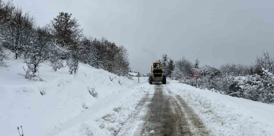 Köy yolları ulaşıma açıldı