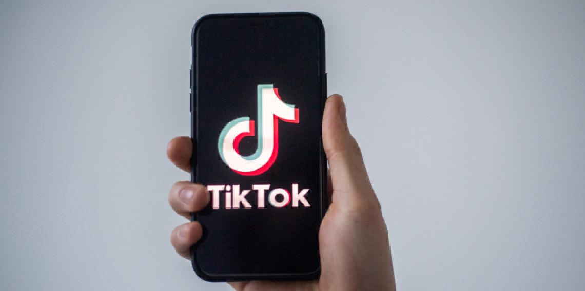 TikTok güzellik filtrelerini gençlere yasaklıyor