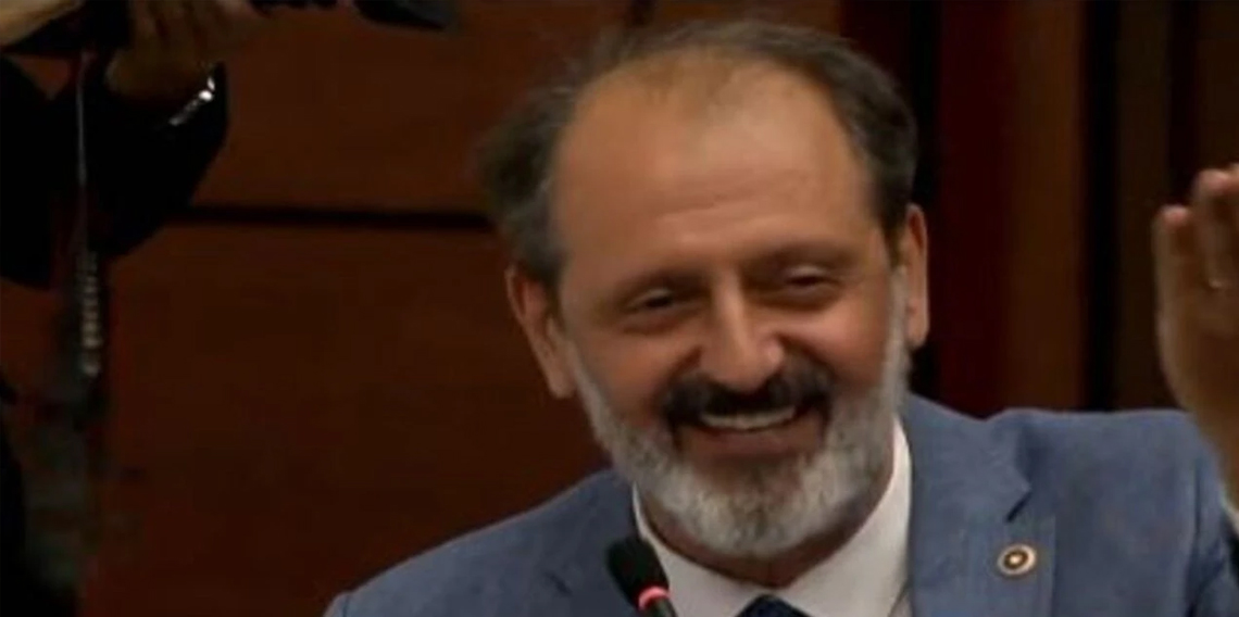 TBMM’de AK Parti Milletvekili Hacıoğulları’ndan Leman dergisine salavatı şerif ile tepki