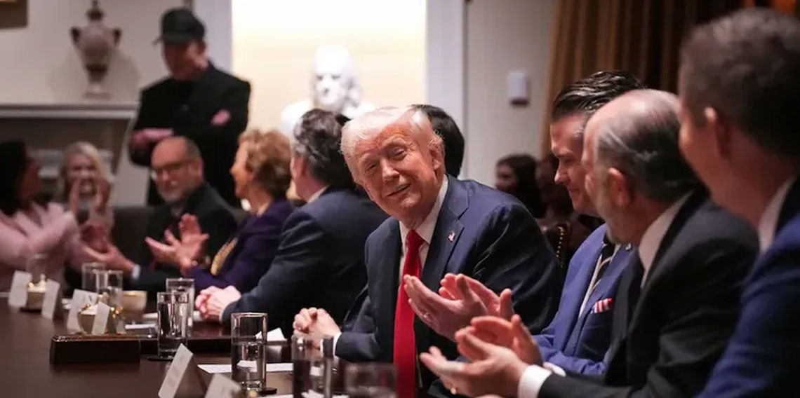 Trump haber kanallarını sınırlandırdı! Reuters, AP ve Bloomberg Beyaz Saray'a tepki