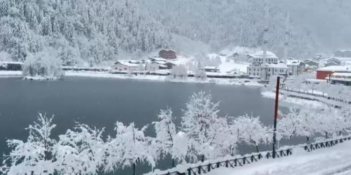 Uzungöl’de Kar Kalınlığı 1 Metreyi Aştı