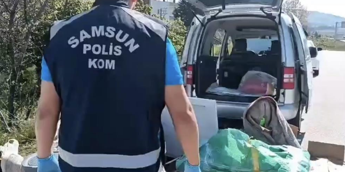 Samsun’da şaşırtan yöntem: Koliden ve halıdan ruhsatsız silah çıktı