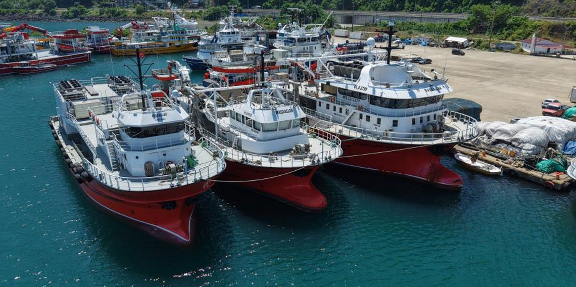 50 tonluk orkinos avı kotasını 42 günde doldurup Yoroz Limanı'na demirlediler