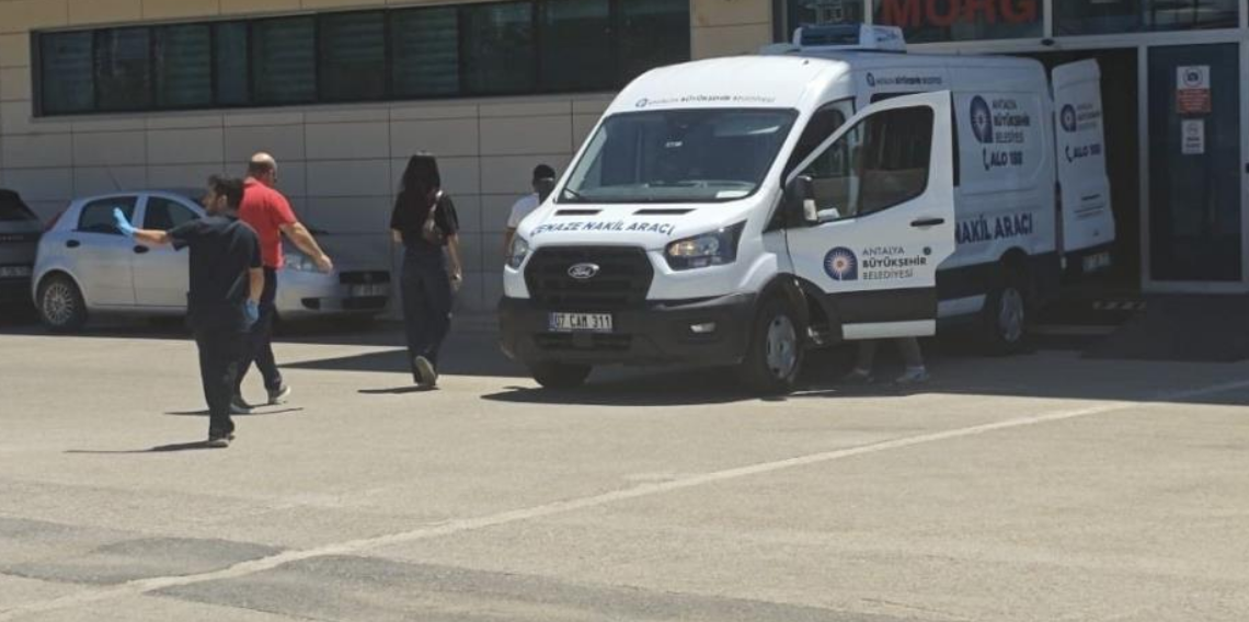 Genç kadını tabancayla vurarak öldürüp, ardından intihar etti