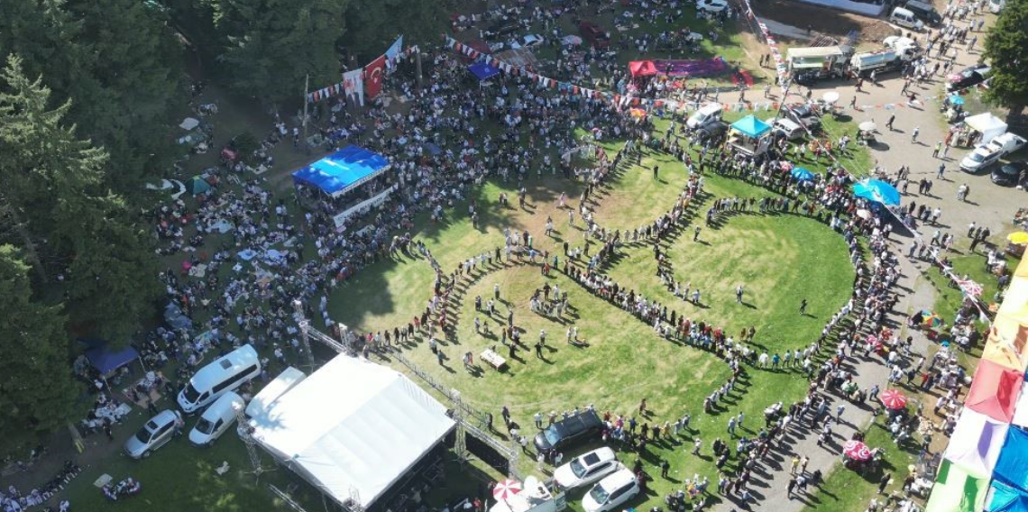 2 bin rakımlı festivalde horon coşkusu