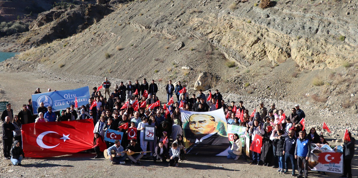 Erzurum Cumhuriyet coşkusuna başladı....