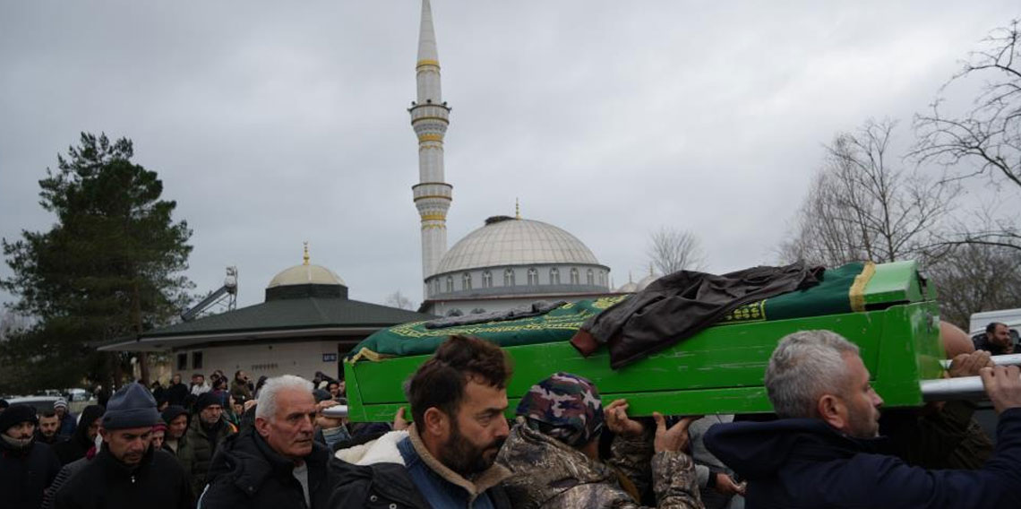 Samsun'da cansız bedeni bulunan balıkçı son yolculuğuna uğurlandı