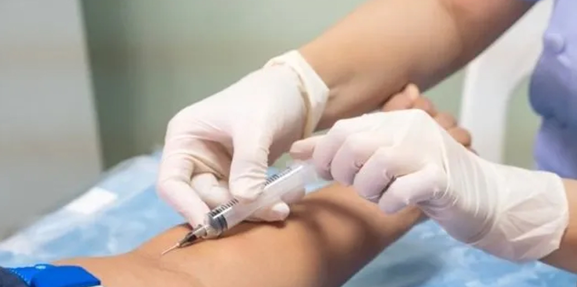 İğne yaptırmak, hastaya serum ve kan vermek orucu bozar mı?
