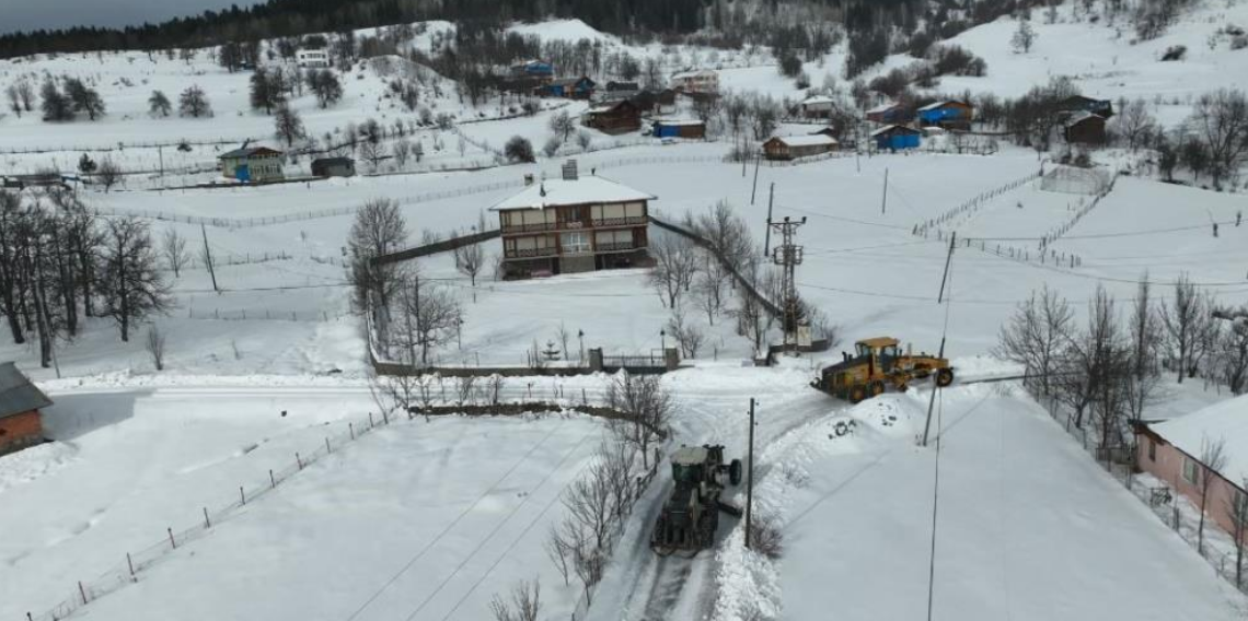 Artvin’de Karla Kapanan Köy Yolları Açılıyor
