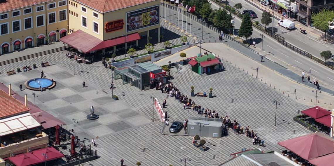 Samsun'da şampiyonluk maçı heyecanı: Biletler için kuyruk oluştu