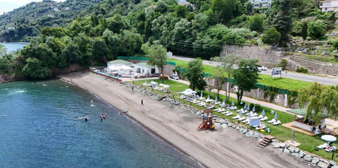 Aktaş Plajı yapılan düzenlemelerle yazın gözde plajları arasına girdi