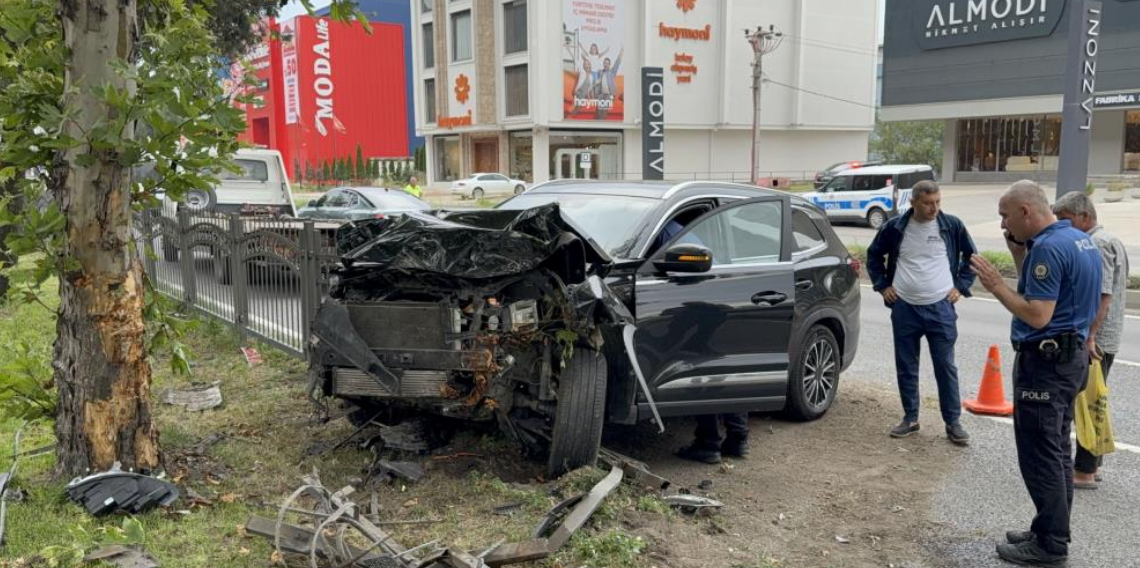 Samsun'da SUV araç ile otomobil çarpıştı: 2 yaralı