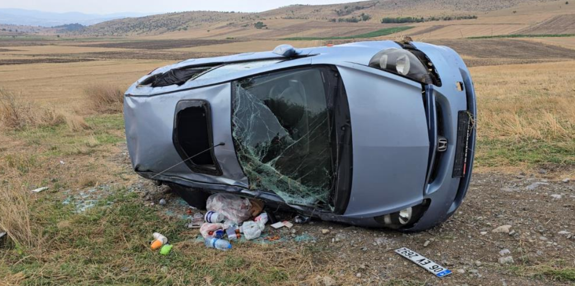 Samsun'da otomobil şarampole devrildi: 