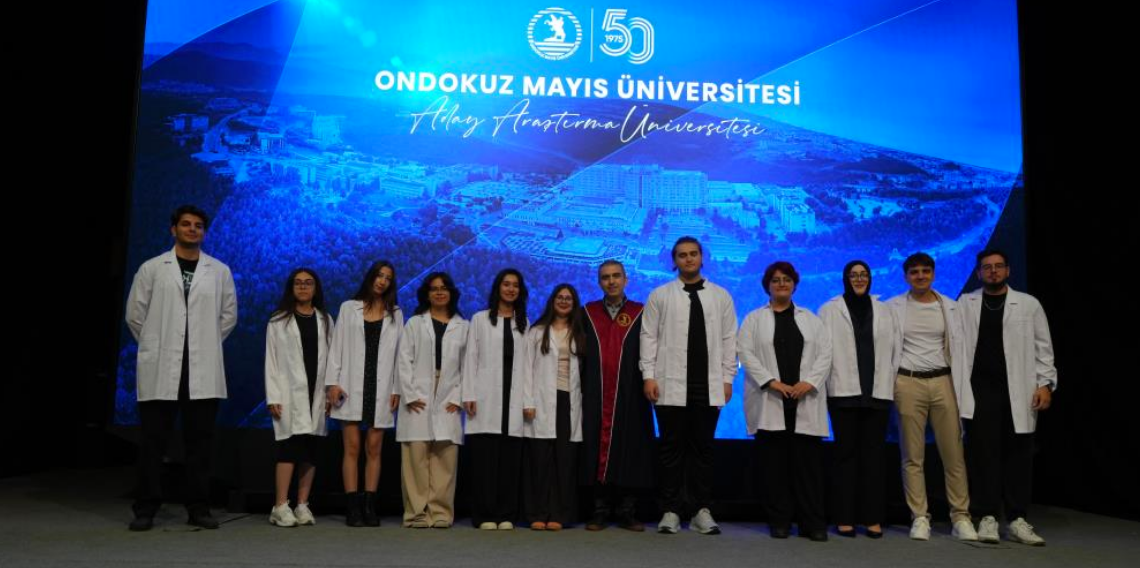 OMÜ Tıp Fakültesinde 250 öğrenci beyaz önlük giydi
