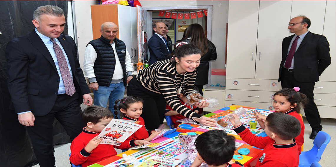 Başkan Kaya’dan özel gereksinimli çocuklara yeni yıl hediyesi 