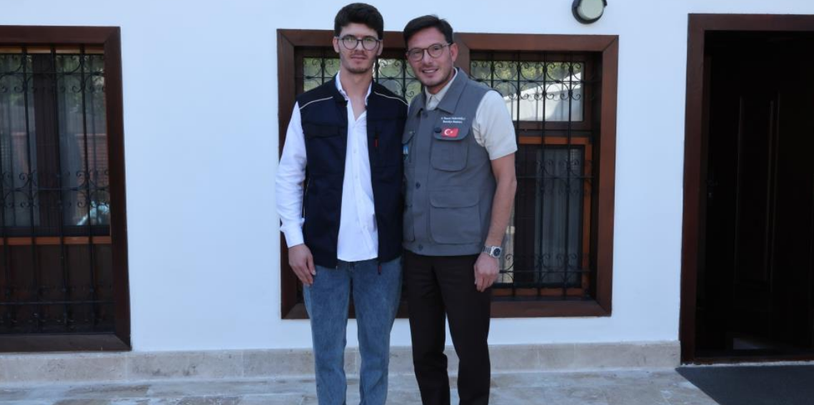 Kendi sesiyle karşılaşan başkan Yazıcıoğlu kahkahalara boğuldu