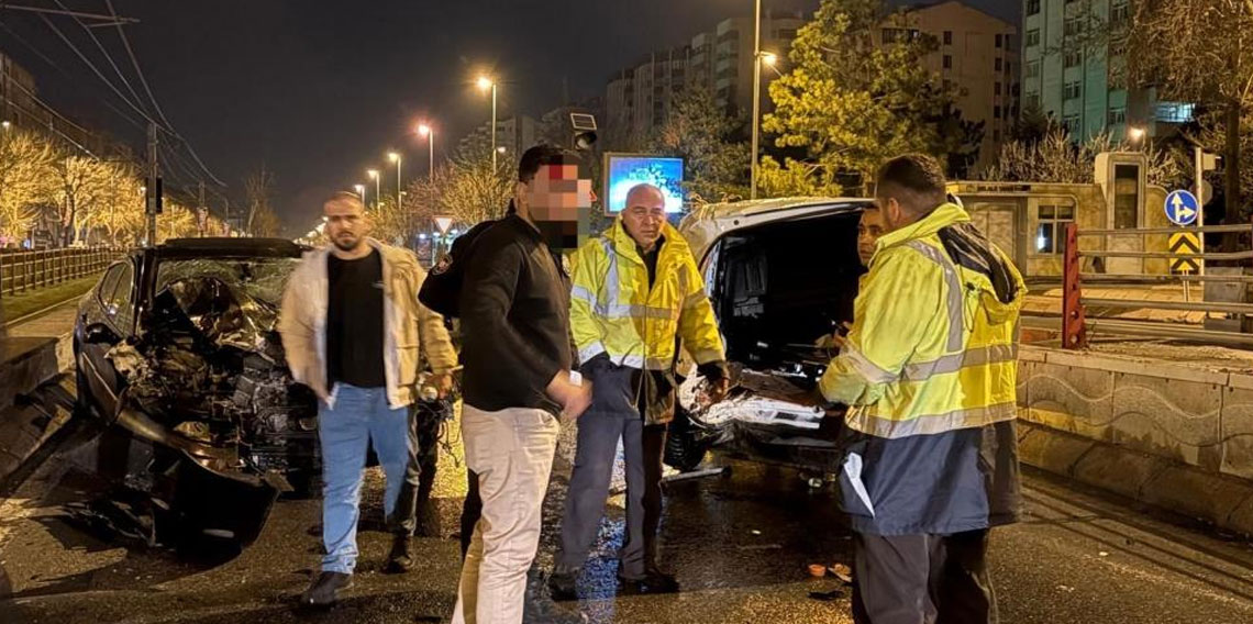 Kaza yapan ehliyetsiz ve alkollü sürücüyü, polis tedaviye ikna etti