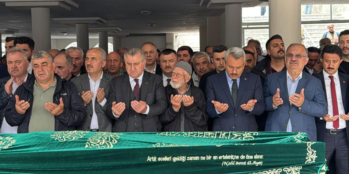 Bakan Osman Aşkın Bak'ın amcası son yolculuğuna uğurlandı