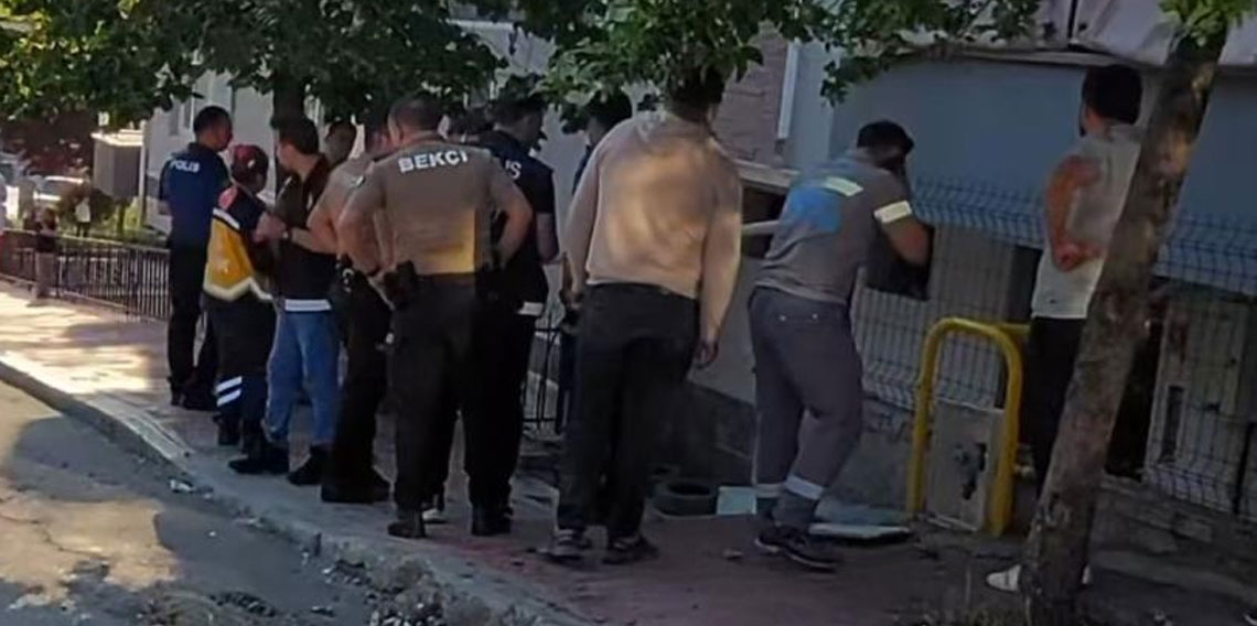 Evin mutfağında çıkan yangın paniğe neden oldu