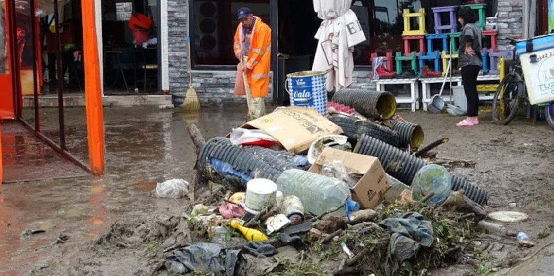 Ordu'da sağanak: İş yerleri sular altında kaldı
