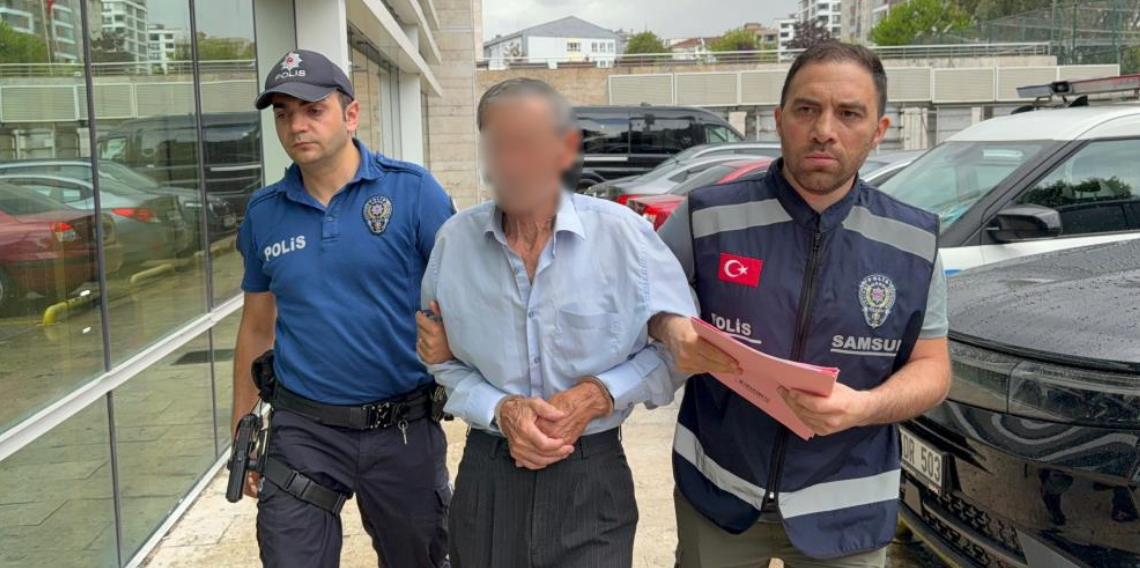 Tramvayda hayasızca harekette bulunan yaşlı adama gözaltı