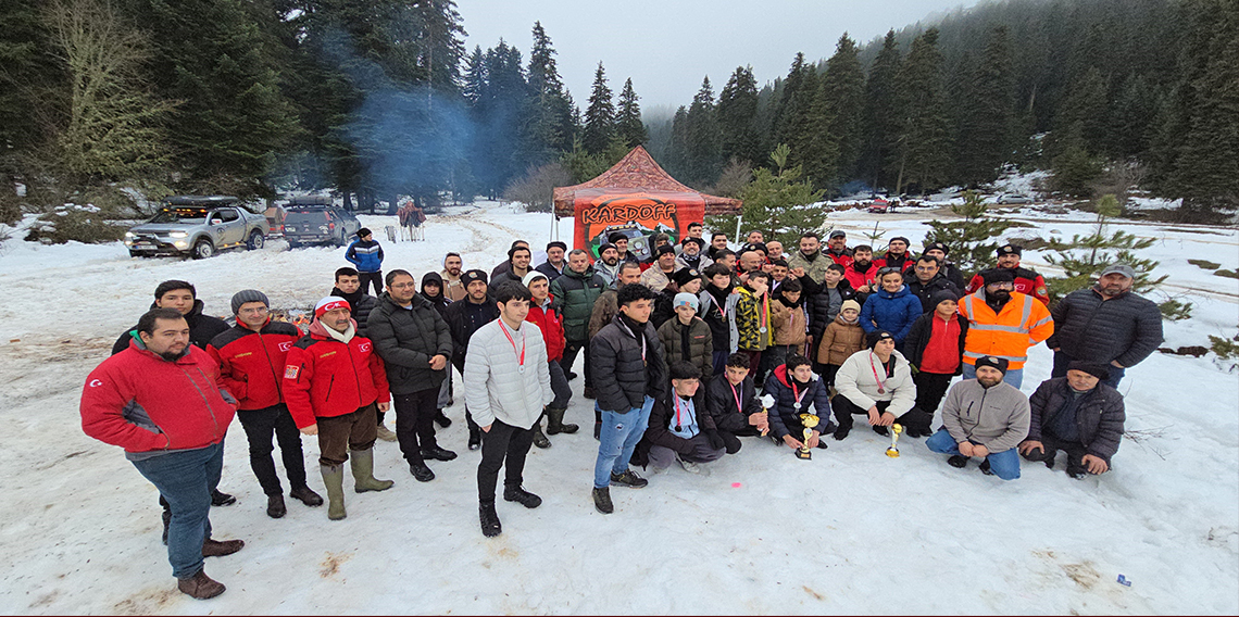 Offroad tutkunlarından yuvada kalan çocuklar için unutulmaz kış kampı