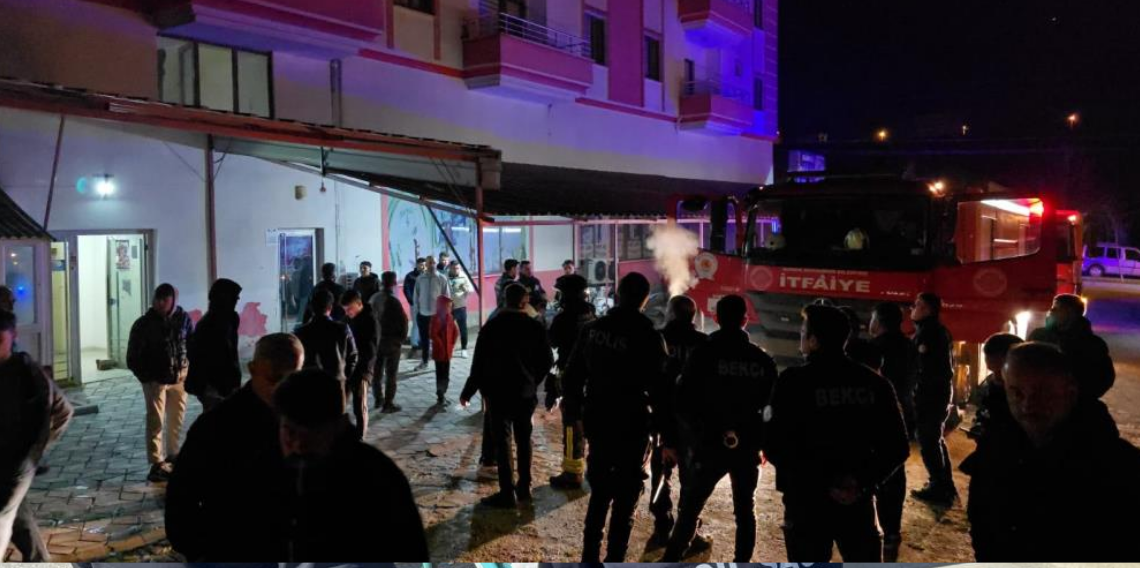 Vezirköprü’de Korkutan Yangın, 25 Öğrenci Tahliye Edildi