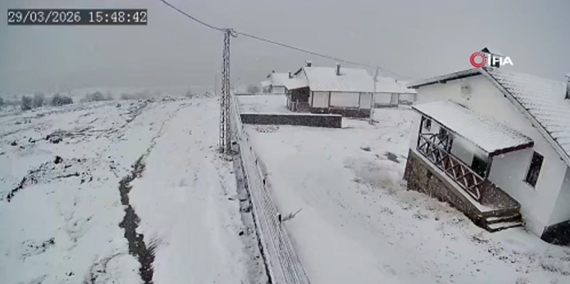 Ankara’nın yüksek kesimlerine kar yağdı