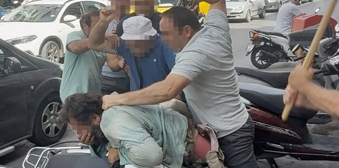Yol ortasında ölümüne dayak
