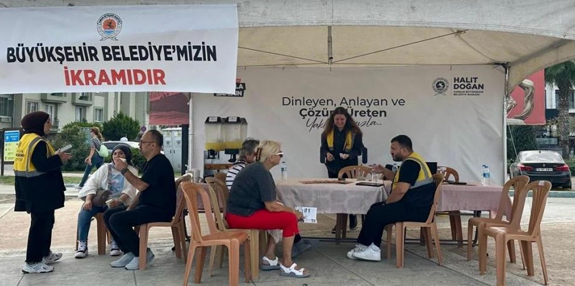 Büyükşehir Atakum’da vatandaşı dinliyor