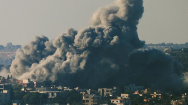 Katil İsrail Lübnan'ın güneyinde 41 kişiyi öldürdü