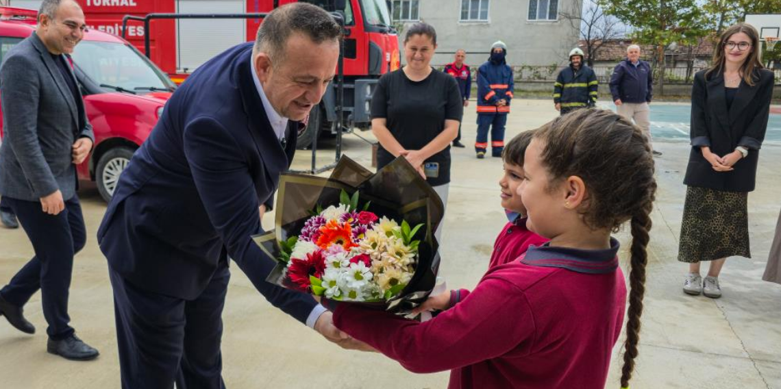 Turhal Belediyesi'nden ilkokul öğrencilerine yangın güvenliği eğitimi