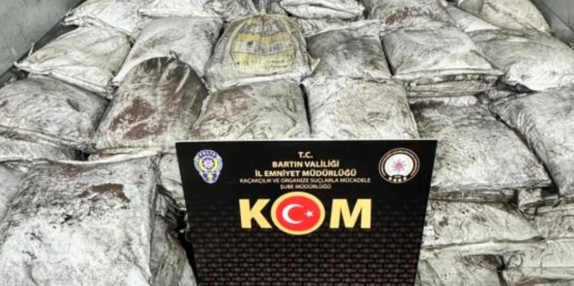 Bartın'da 8 ton titanyum ele geçirildi