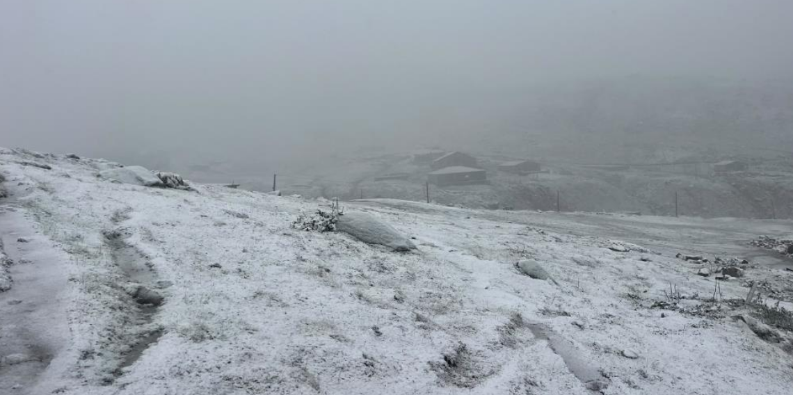 Rize Avusor Yaylası kara teslim oldu! Sezon kapandı
