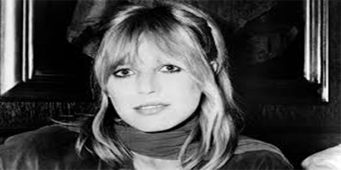 İngiliz şarkıcı ve oyuncu Marianne Faithfull hayatını kaybetti